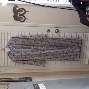 Cabernet long hooded robe w pockets and zipper. Blue/brown, soft, comfy, details